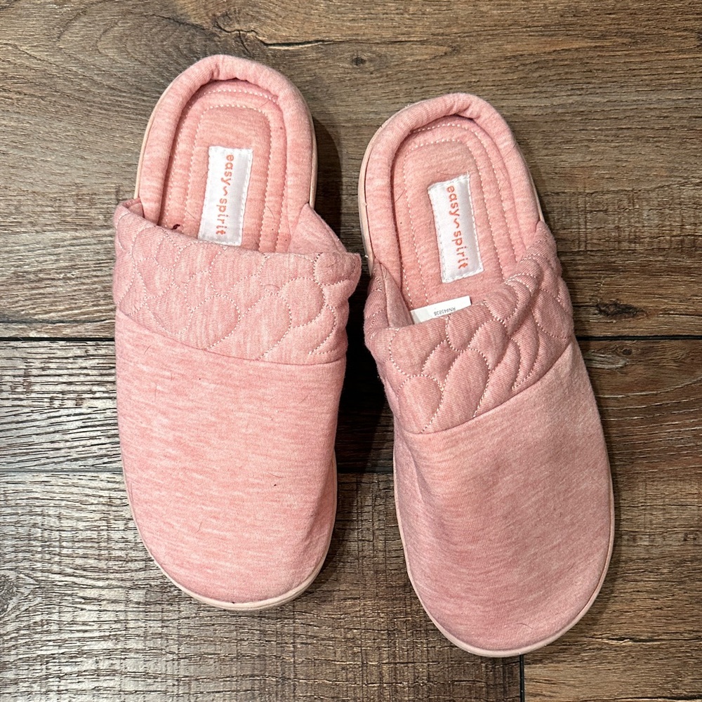 Easy Spirit NWOT Cozy Pink Quilted Women's Slippers